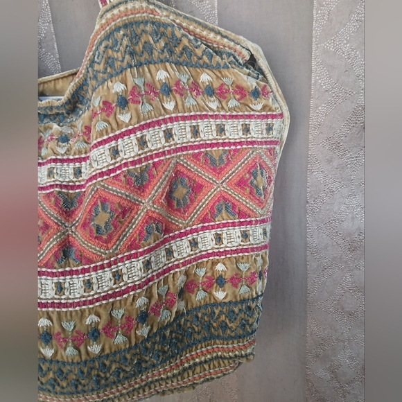 💎 Johnny Was Women's Bag Boho Embroidered Tote Bag in Red, Green & Cream - Picture 12 of 14